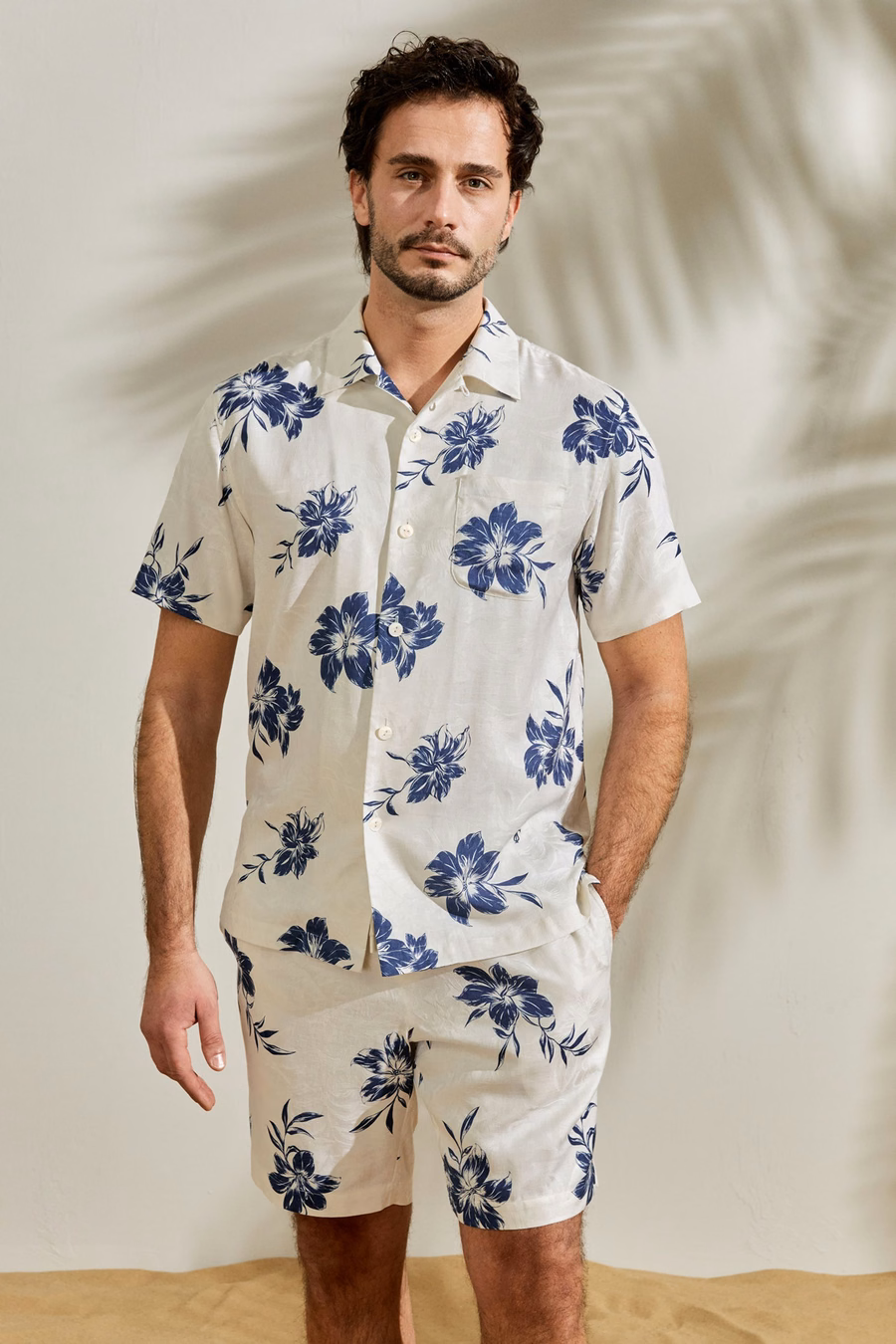 Camisa de Lirio de Crucero hawaiano