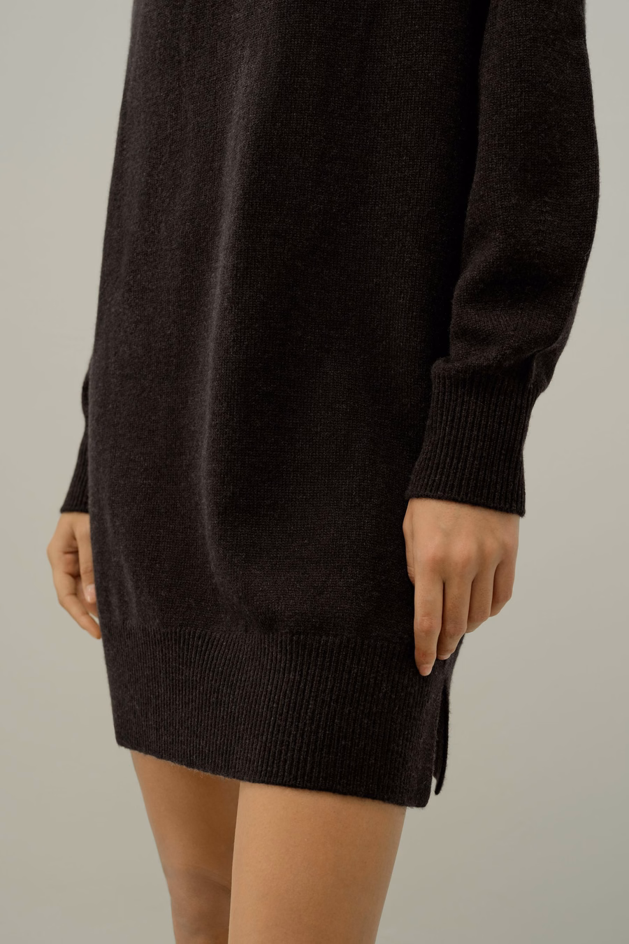 Vestido de suéter de cuello alto de lana y cachemira