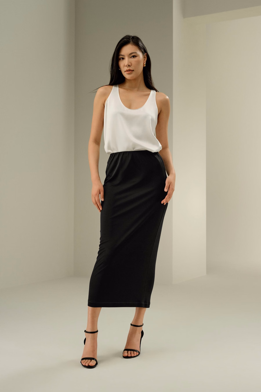 Falda Midi de Seda Elegante