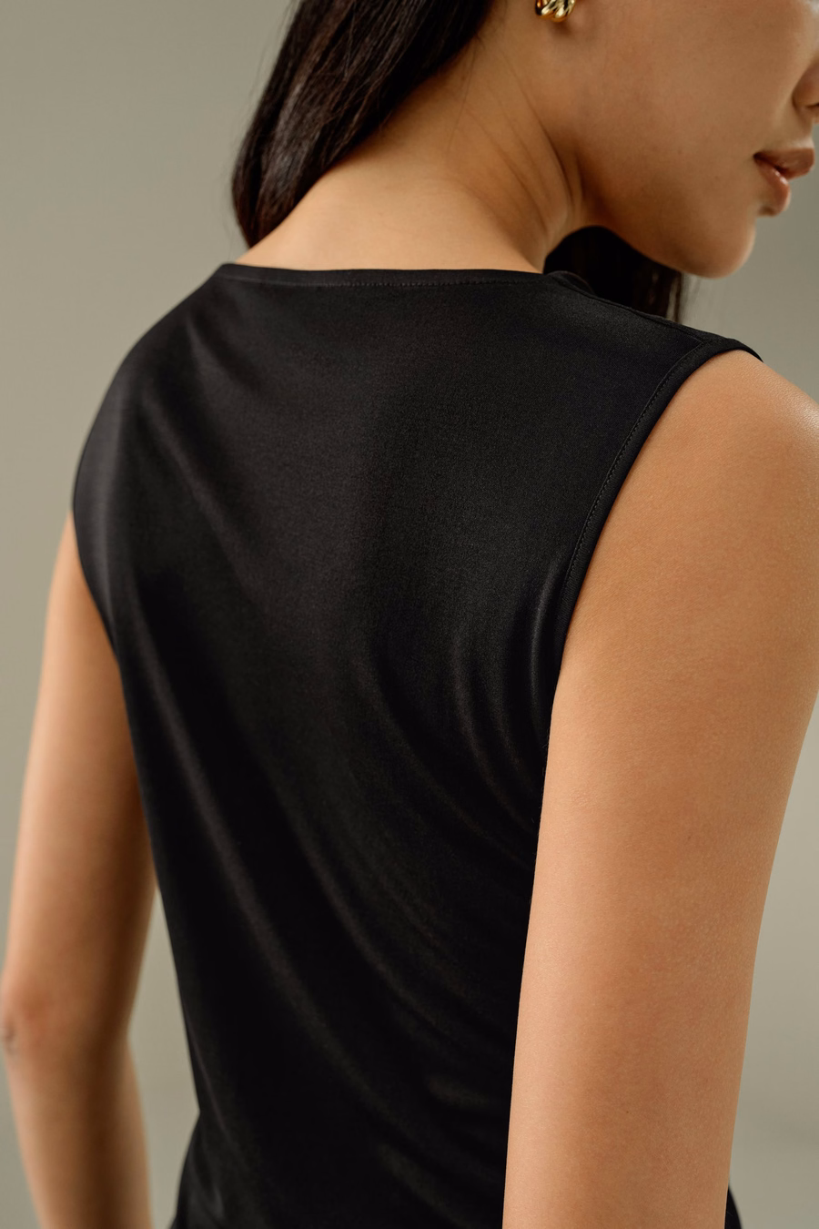 Top Sin Mangas con Cuello de Cowl de Seda Jersey