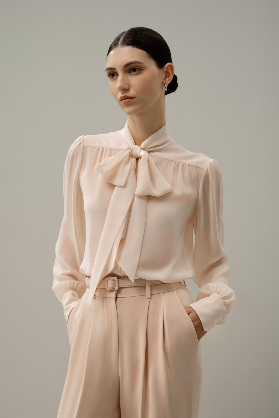 Blusa de Seda Jazmín con Pajarita