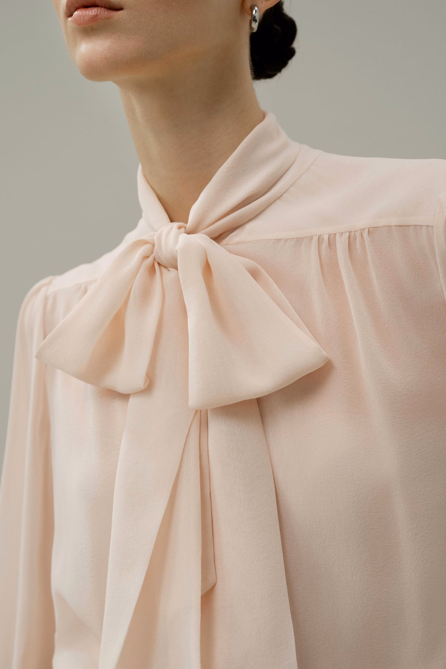 Blusa de Seda Jazmín con Pajarita