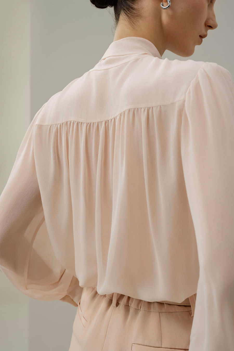 Blusa de Seda Jazmín con Pajarita