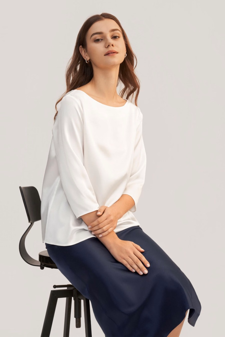 Blusa de seda con cuello barco de 3/4 de manga