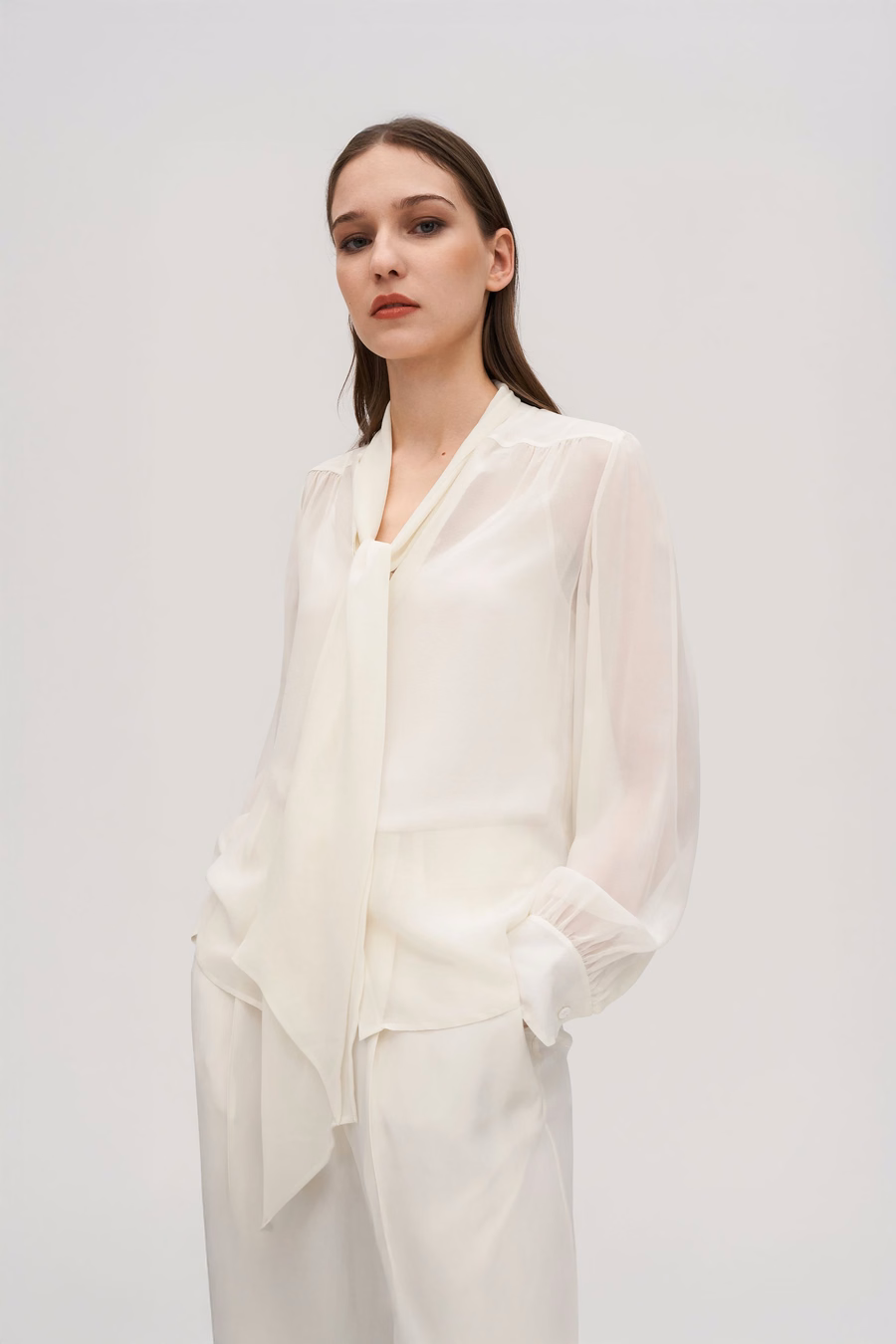 Blusa de Seda Jazmín con Pajarita