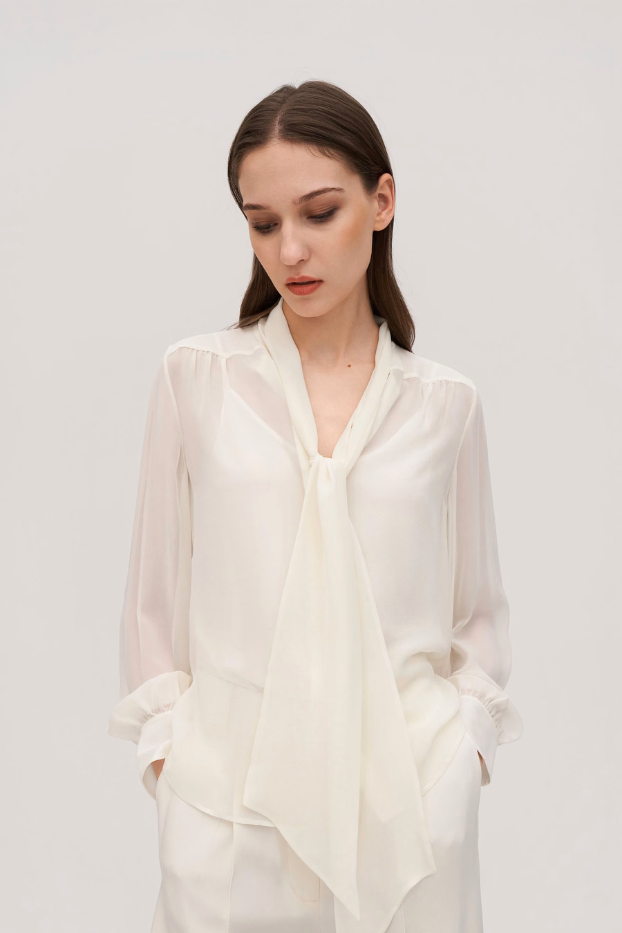 Blusa de Seda Jazmín con Pajarita