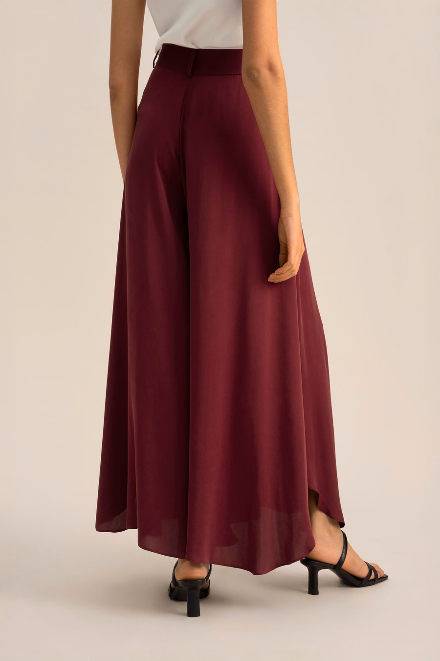 Pantalones de seda de pierna ancha