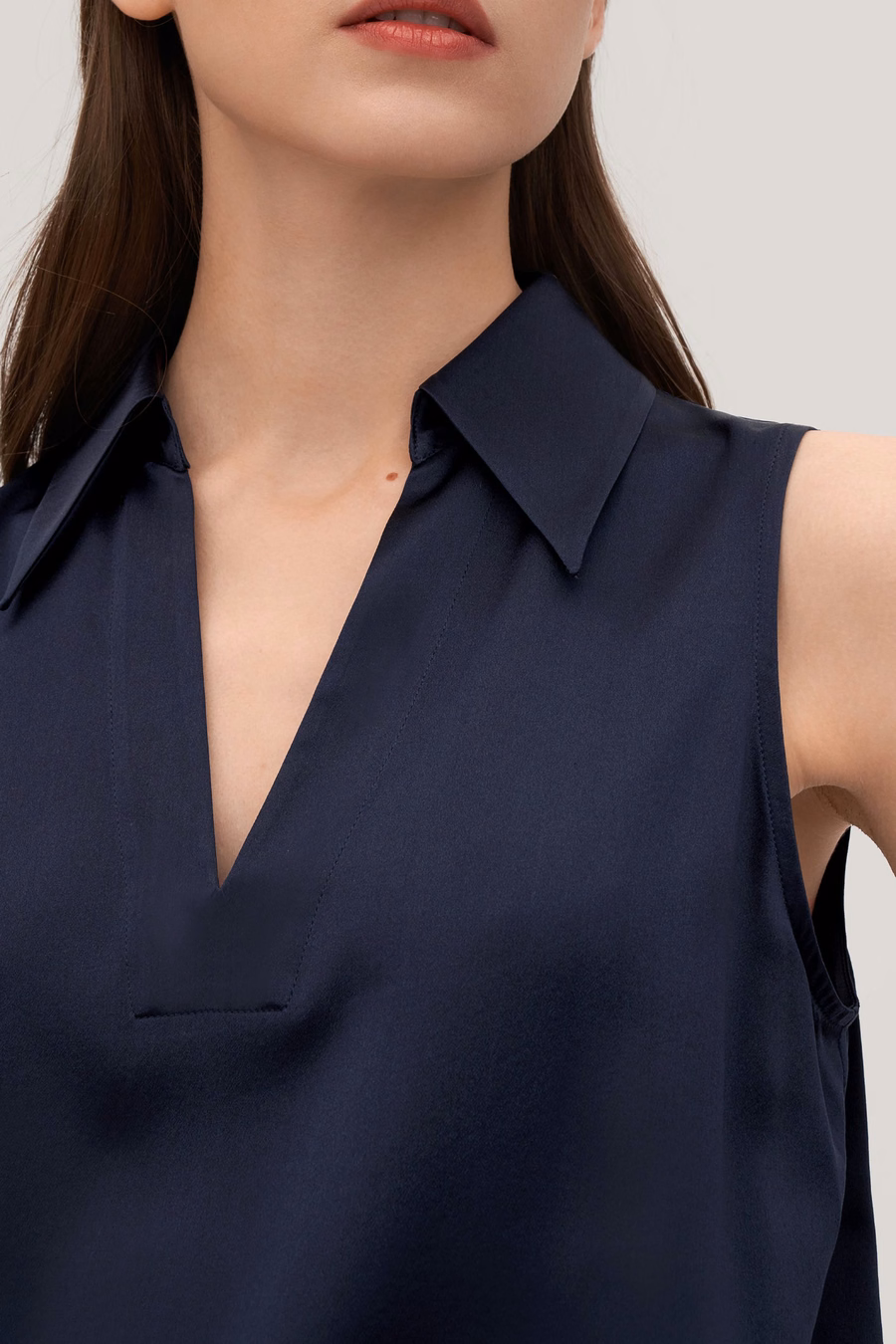 Camisa de Seda Viscosa sin Mangas en V para Mujeres