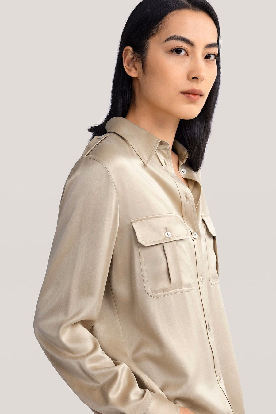 Camisa de seda lavada con epaulettes