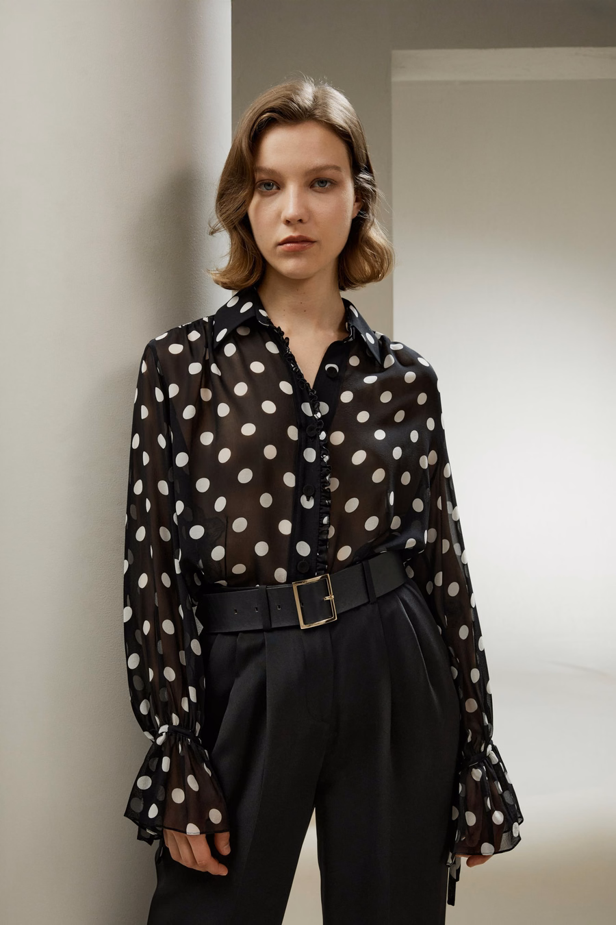 Blusa de georgette con puntos de lunares
