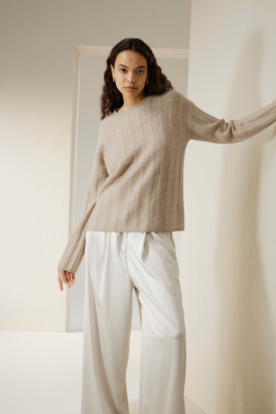 Sweater de cachemira de punto en cable semitranslúcido