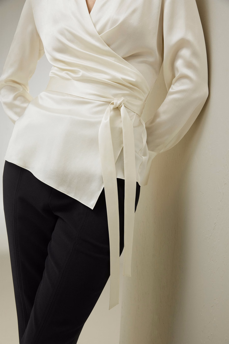 Blusa envolvente de seda