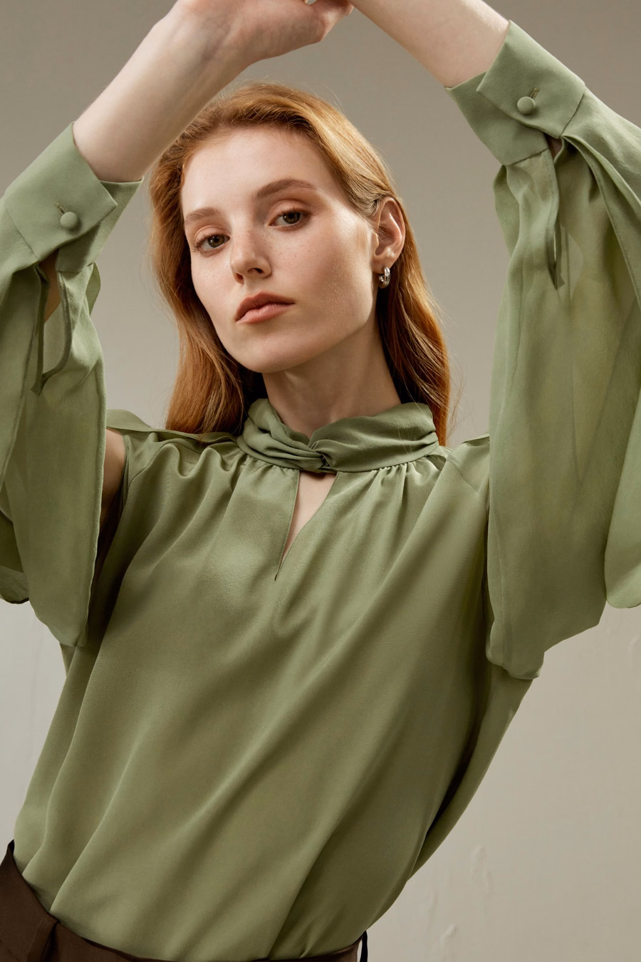 Blusa con Mangas de Linterna y Abertura Lateral