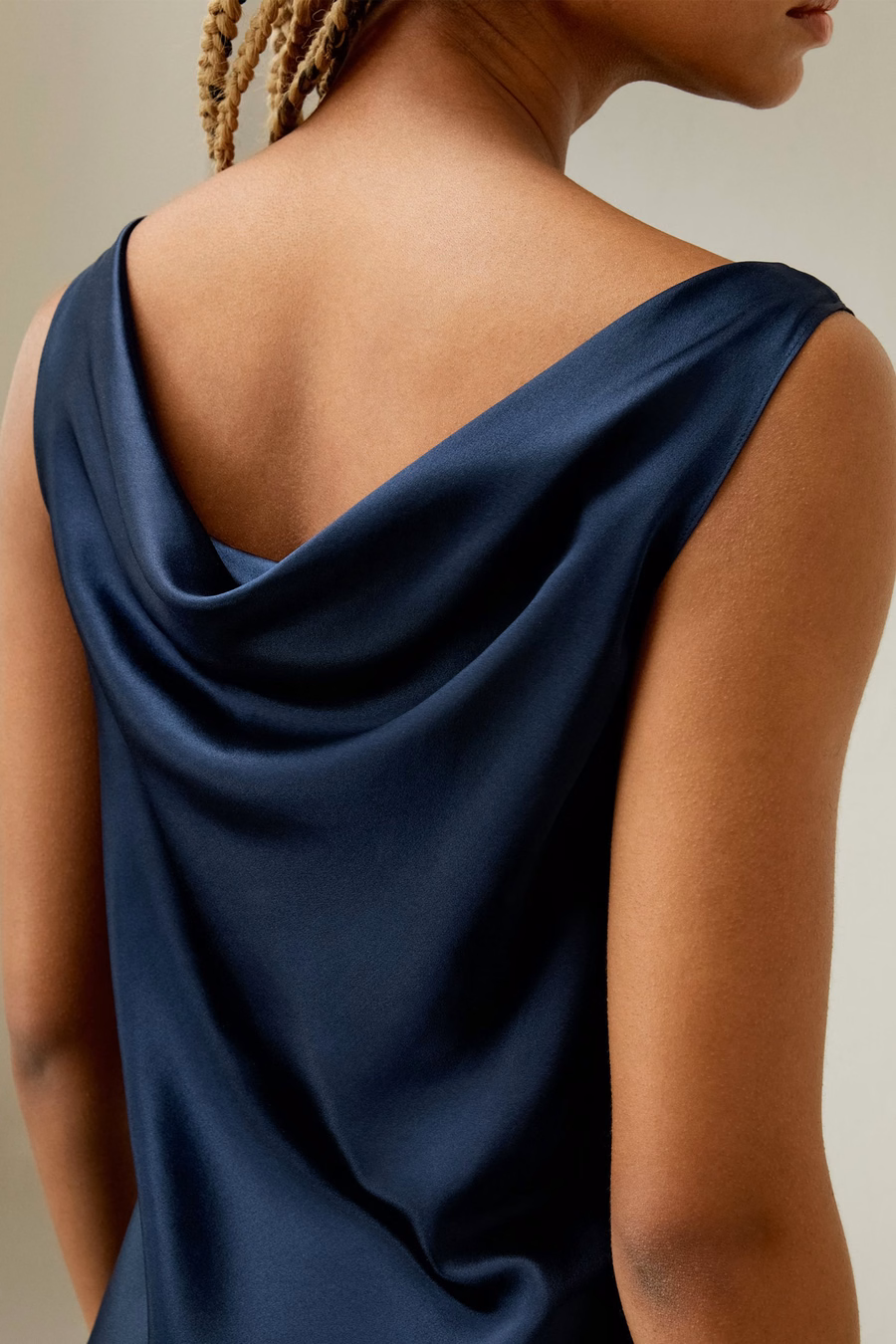 Vestido Midi de Seda con Cuello Halter