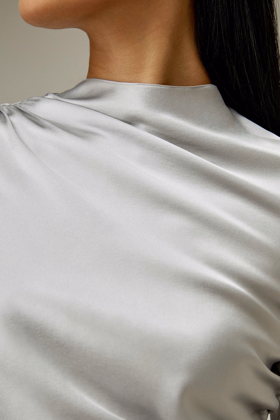 Blusa de seda con onda oblicua