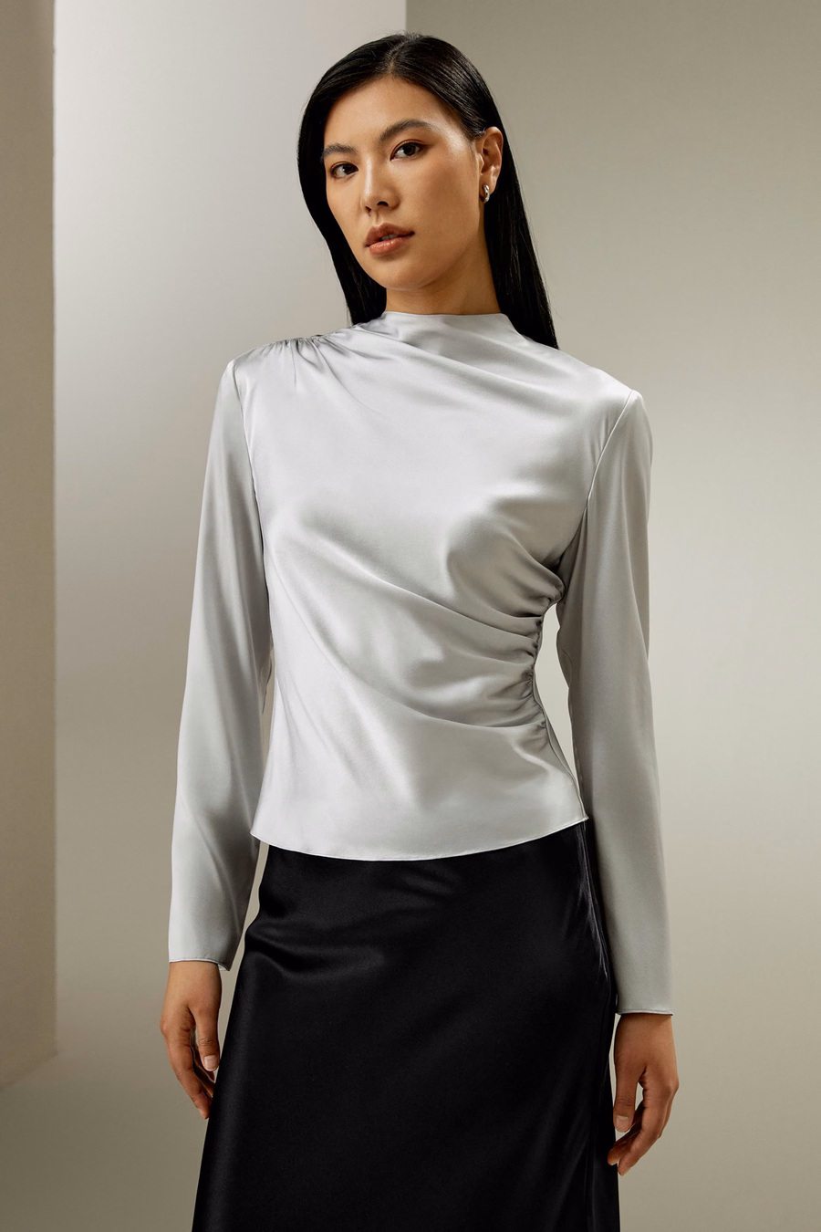 Blusa de seda con onda oblicua
