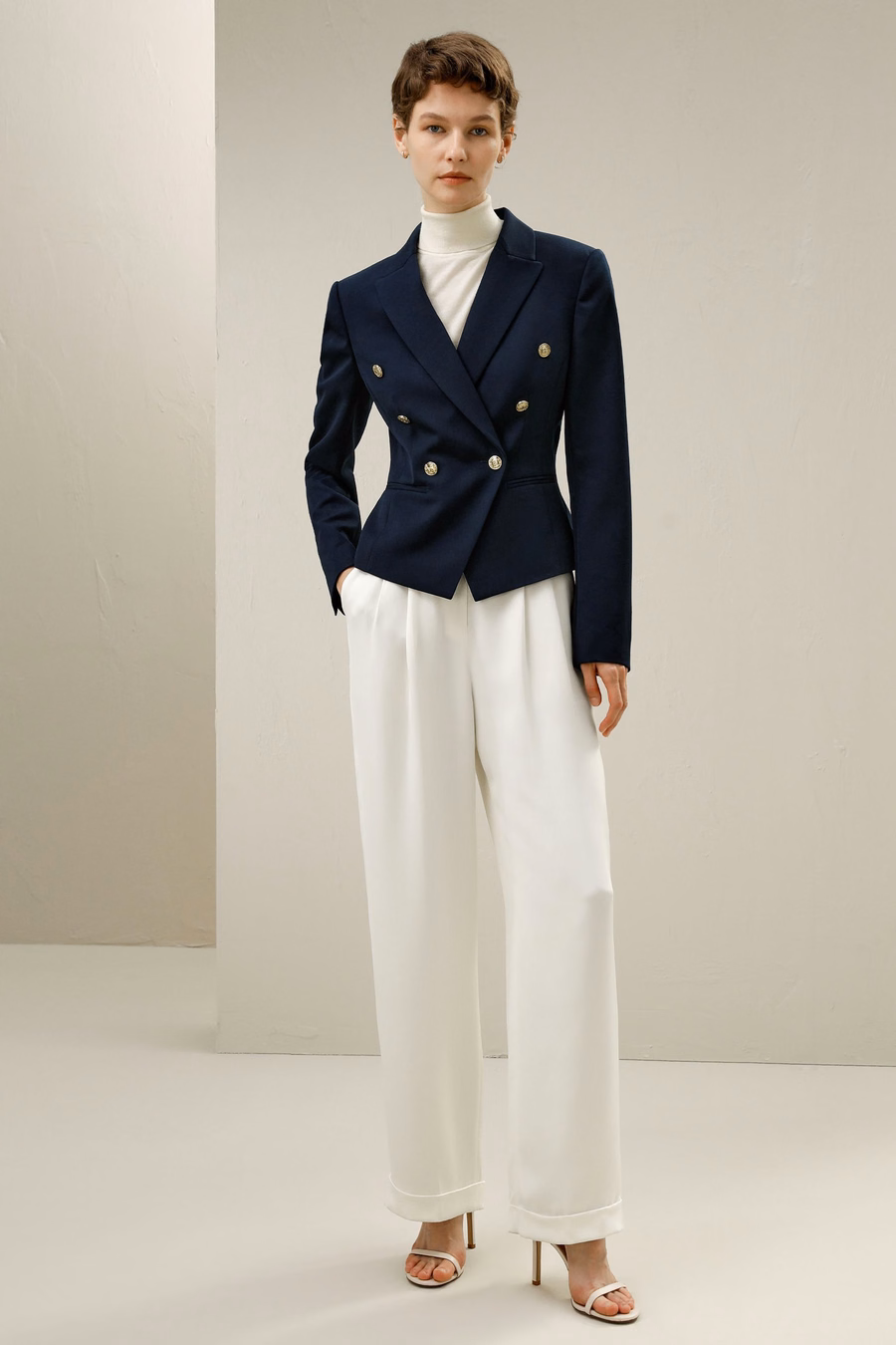 Blazer ajustado de doble botonadura