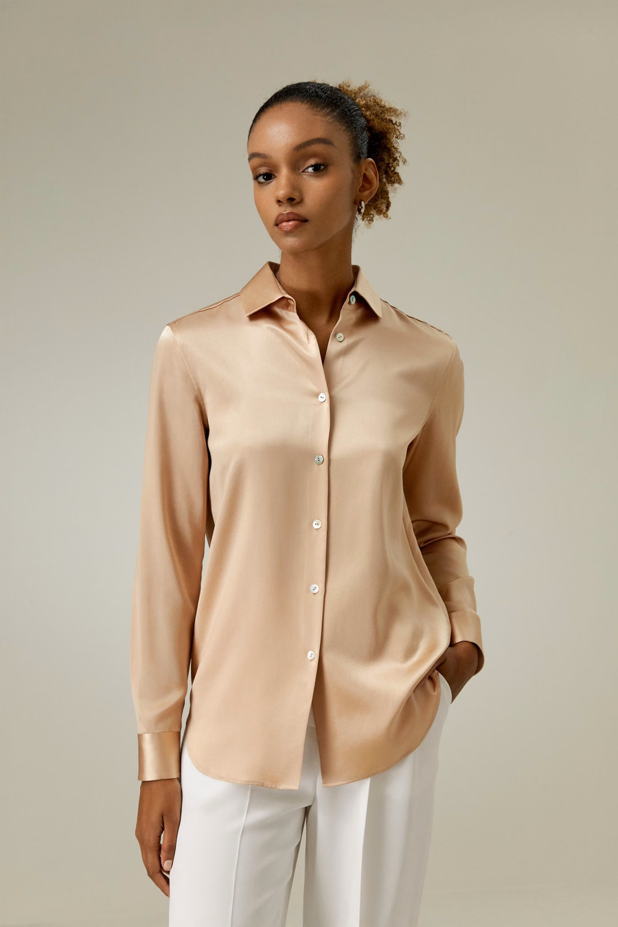 Camisa de Seda con Cuello Abierto