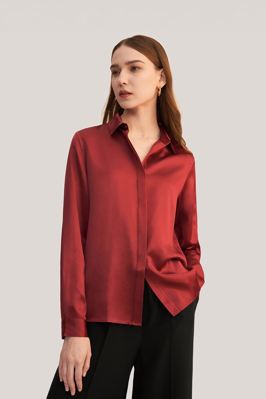 Camisa de Seda con Tapeta Oculta Básica