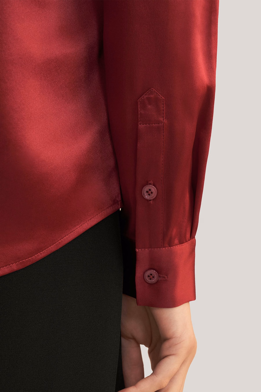Camisa de Seda con Tapeta Oculta Básica