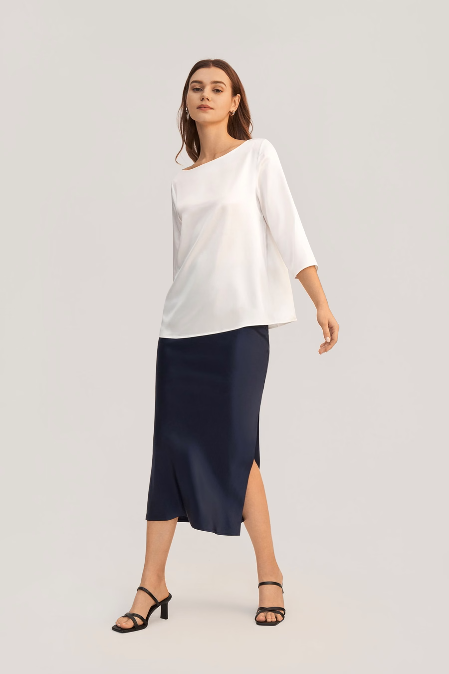Blusa de seda con cuello barco de 3/4 de manga