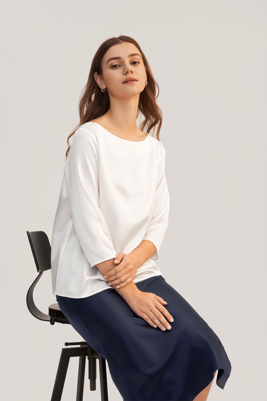 Blusa de seda con cuello barco de 3/4 de manga