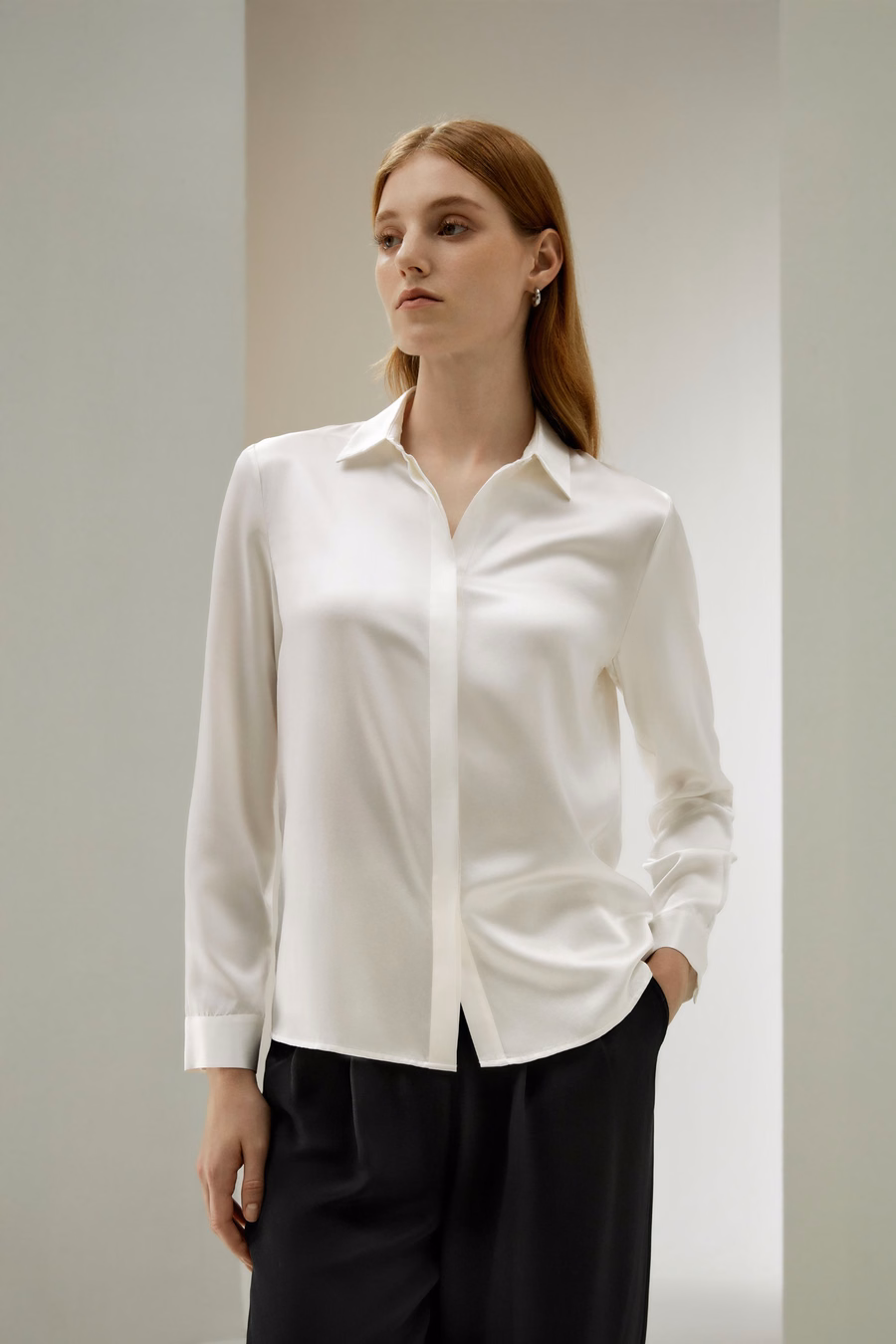 Camisa de Seda con Tapeta Oculta Básica