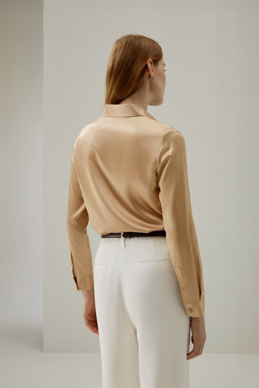 Camisa de Seda con Tapeta Oculta Básica
