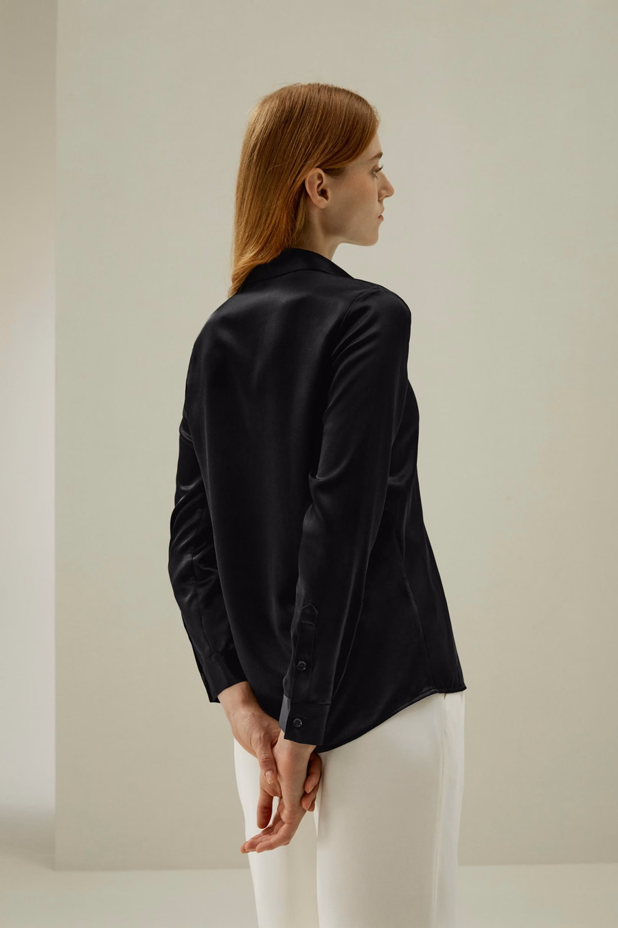 Camisa de Seda con Tapeta Oculta Básica