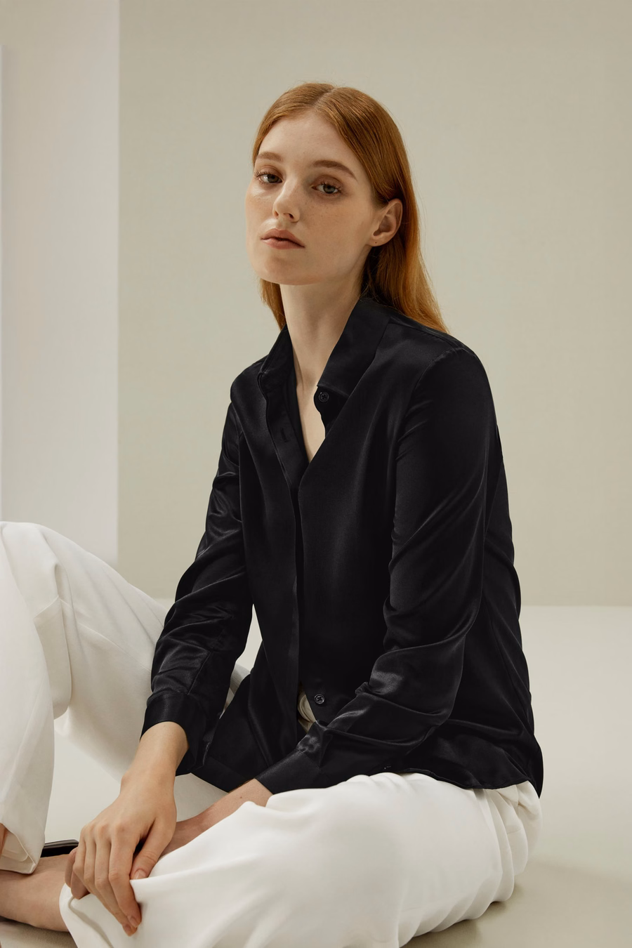 Camisa de Seda con Tapeta Oculta Básica