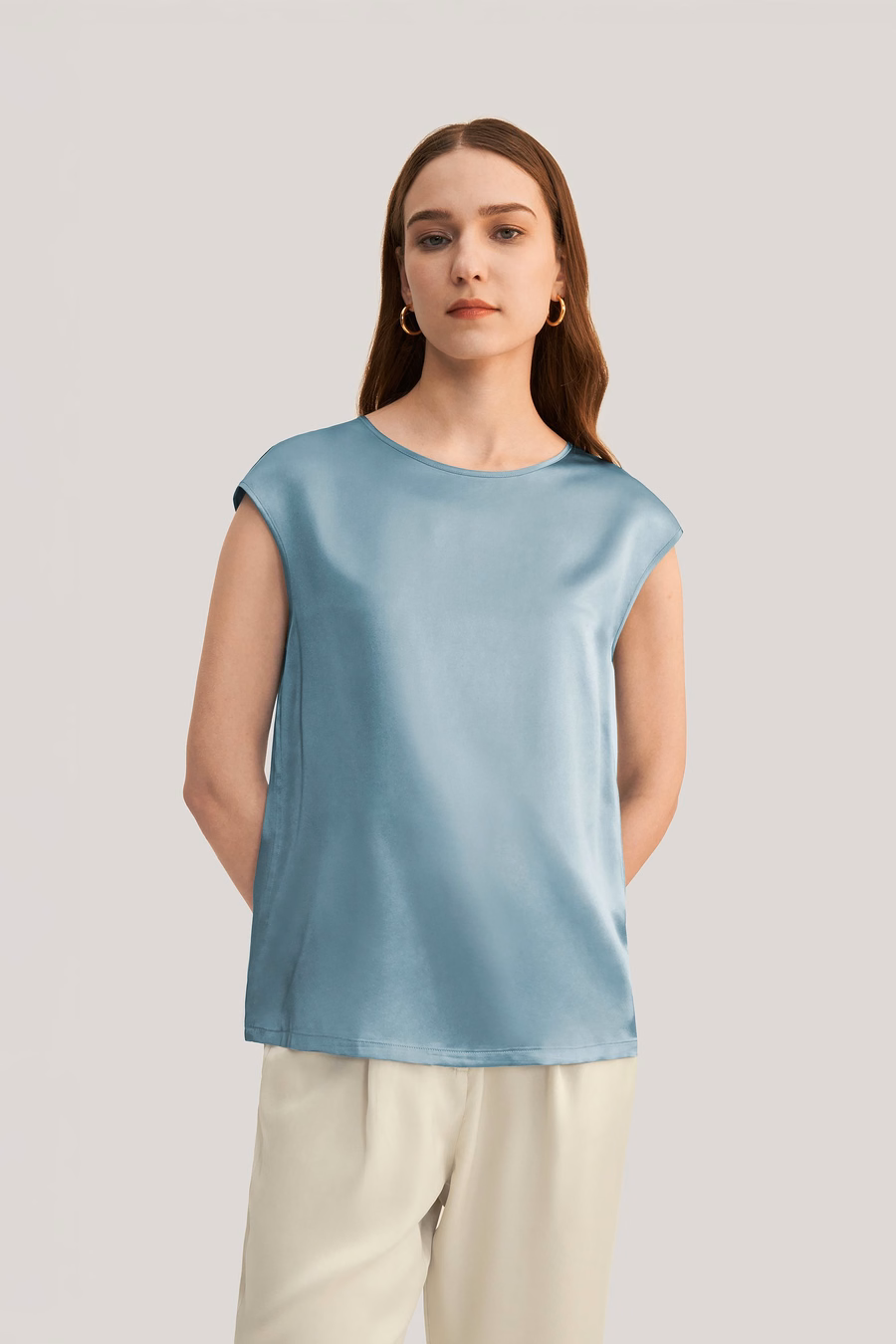 camiseta de seda con mangas básicas