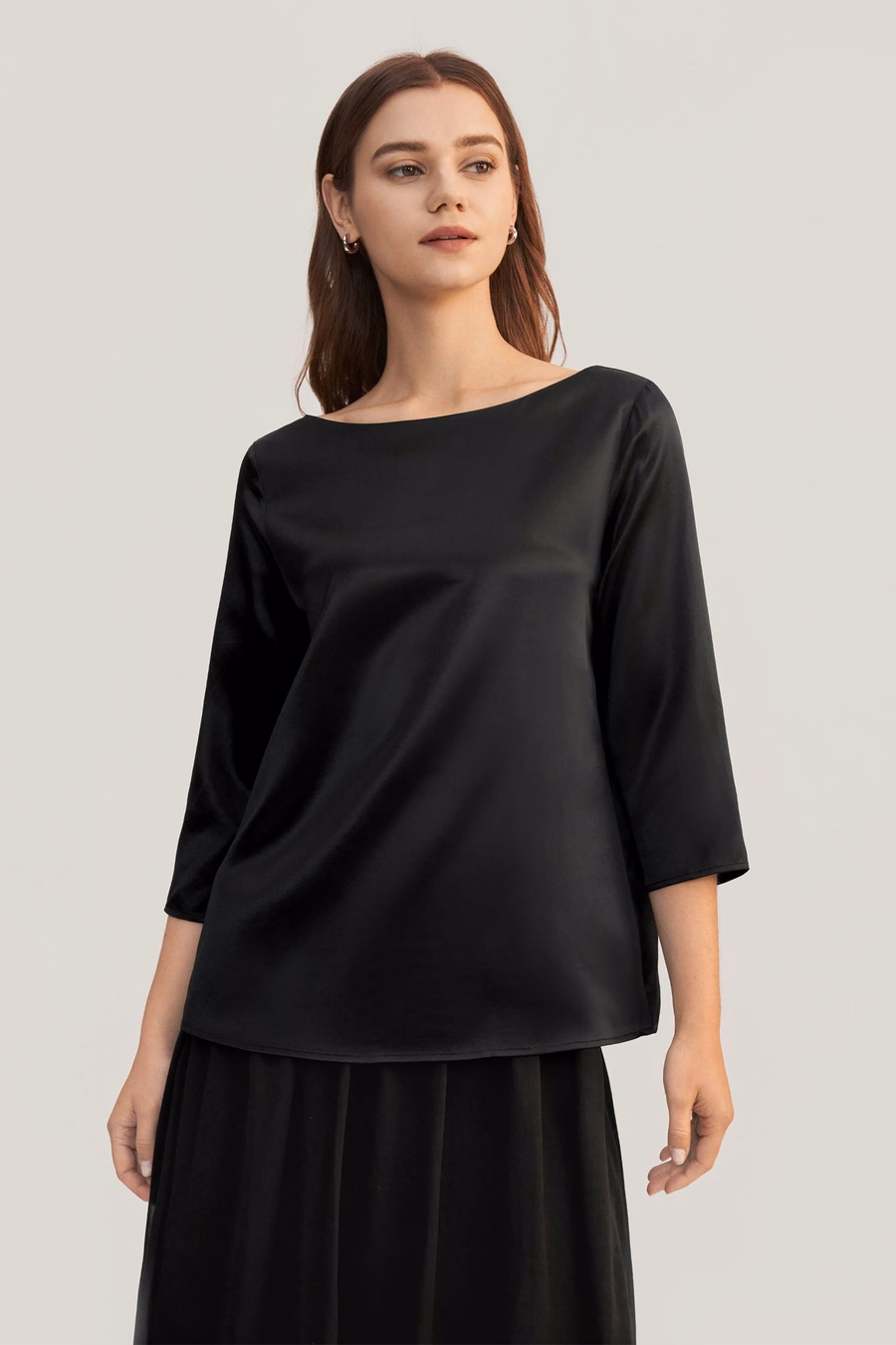 Blusa de seda con cuello barco de 3/4 de manga