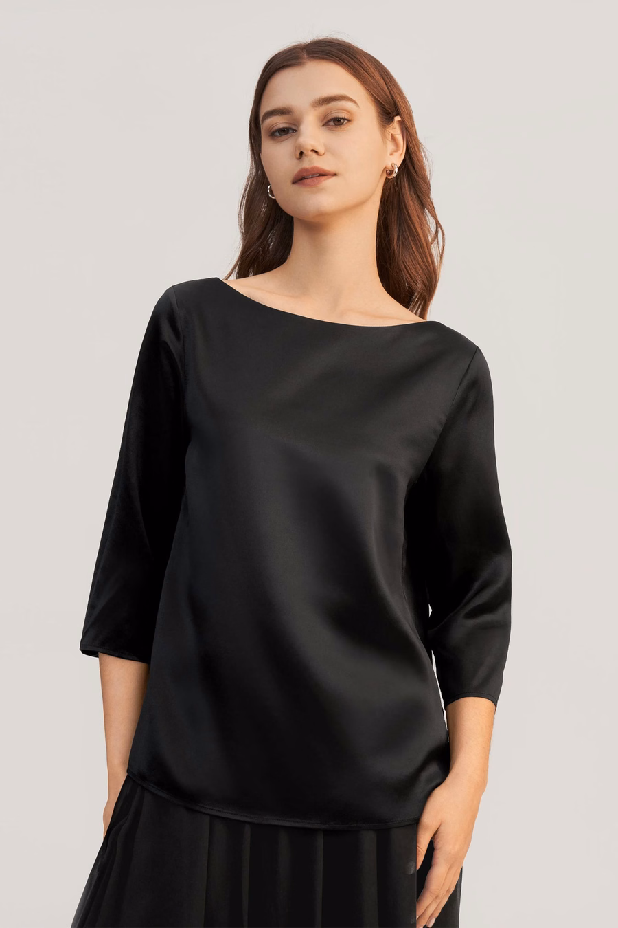 Blusa de seda con cuello barco de 3/4 de manga