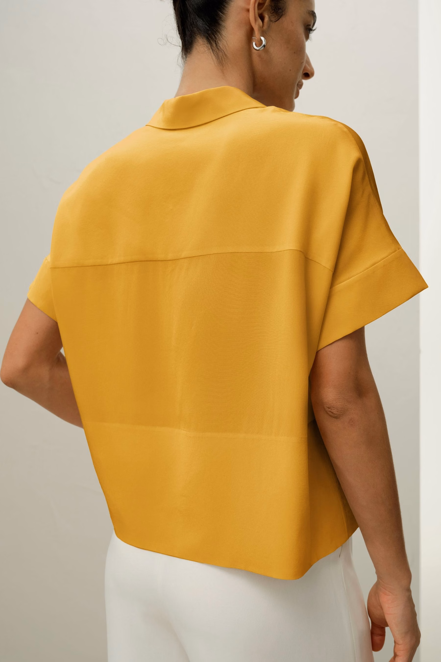 Camiseta de seda casual de manga corta suelta