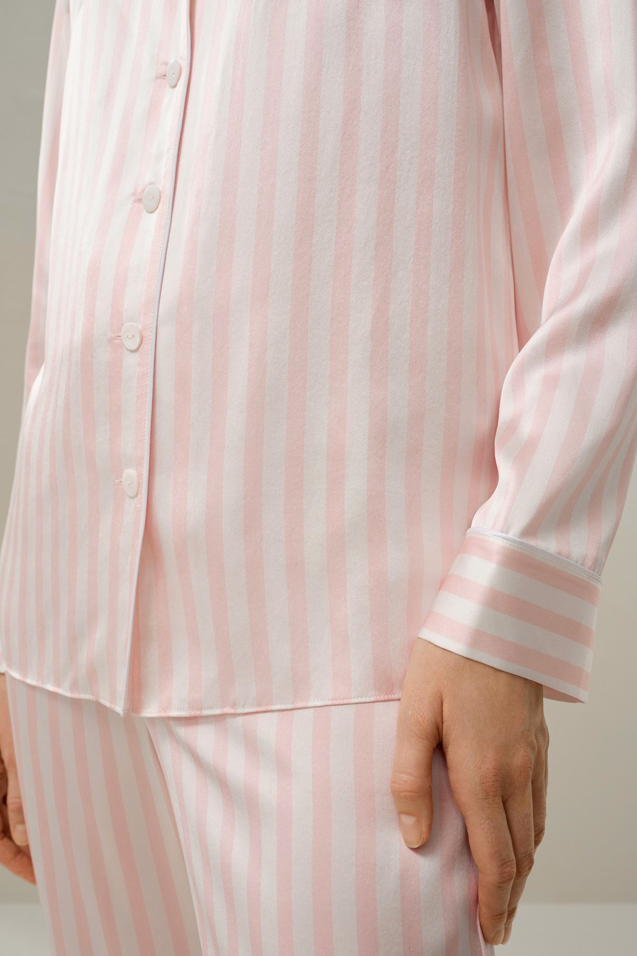 Conjunto de pijama de Charmeuse a rayas