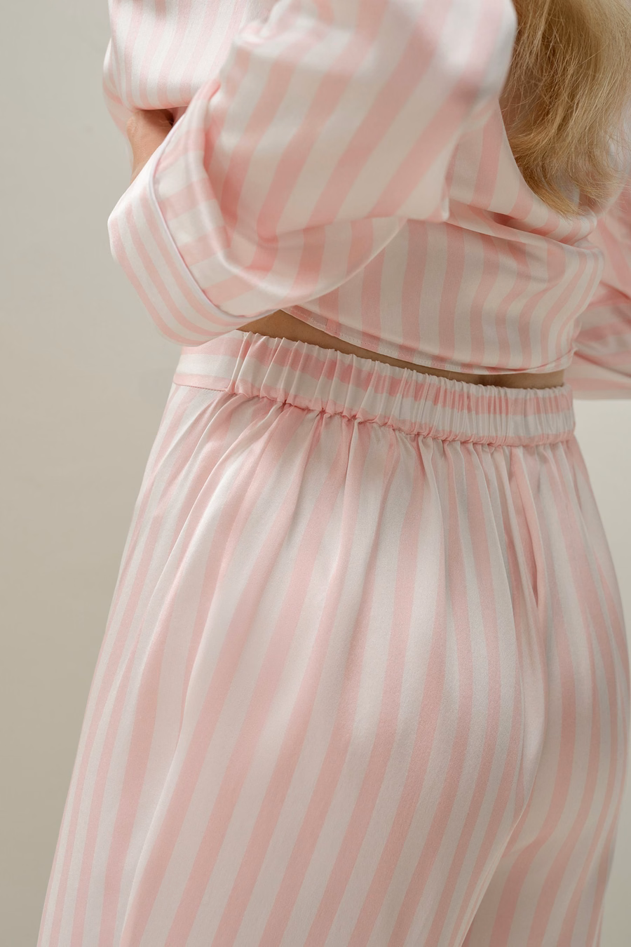 Conjunto de pijama de Charmeuse a rayas