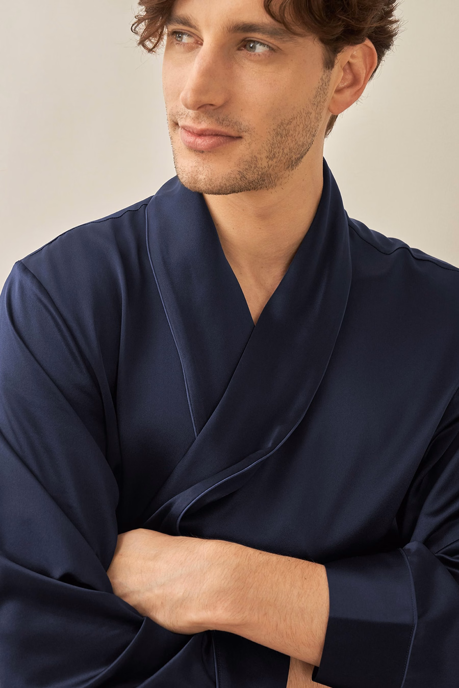 Robe de Seda Larga con Cuello de Solapa