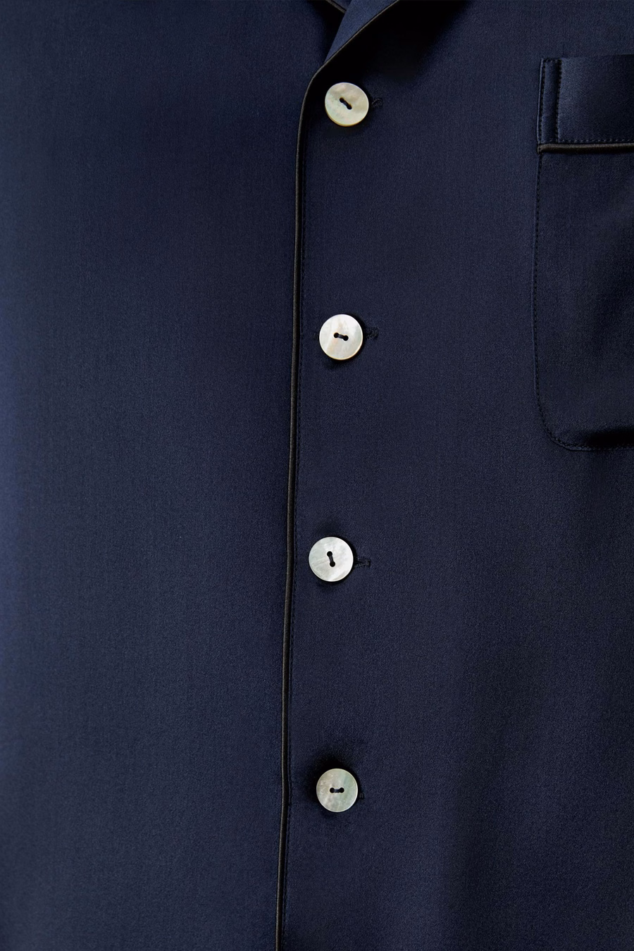 Conjunto de Pijamas Cortos de Seda con Ribete Contraste
