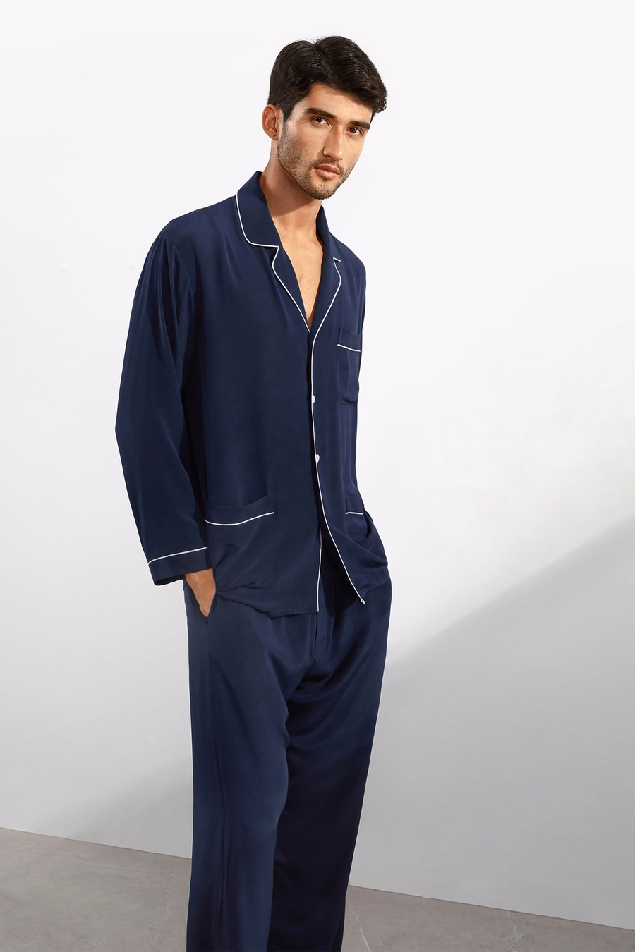 Conjunto de Pijama de Seda con Cuello de Solapa