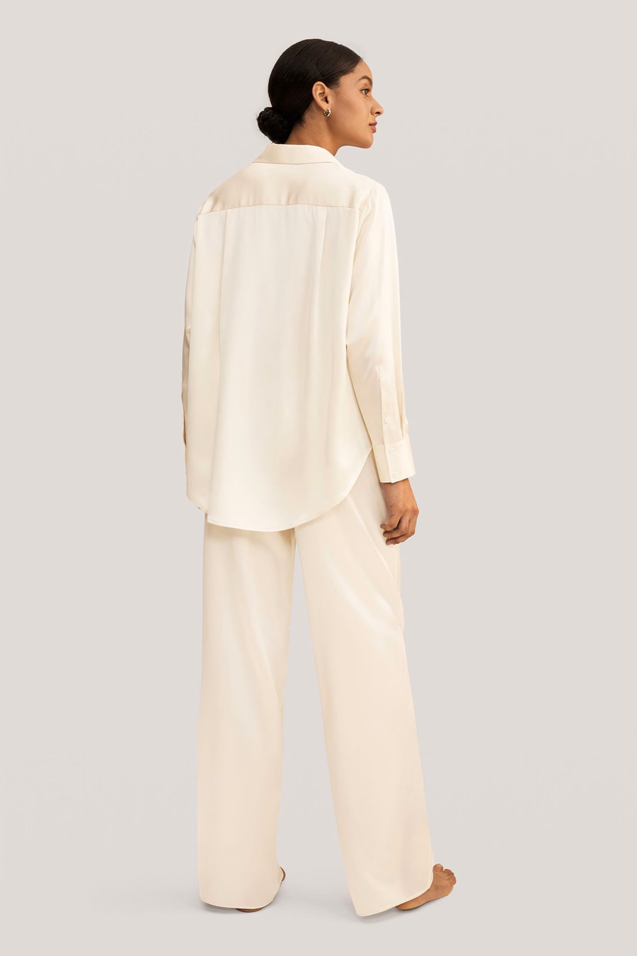 Pijama de Seda Viola Oversize para Mujeres