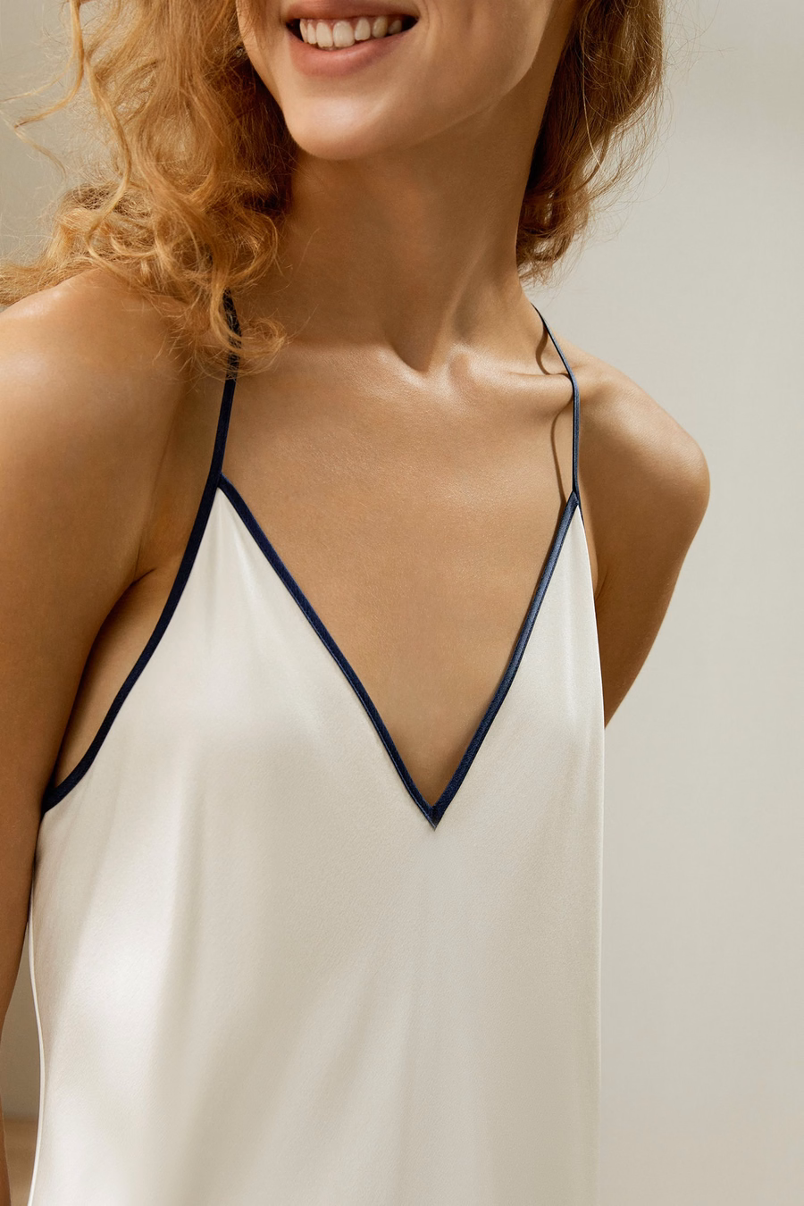Contraste de Seda Suede Maxi Camisón