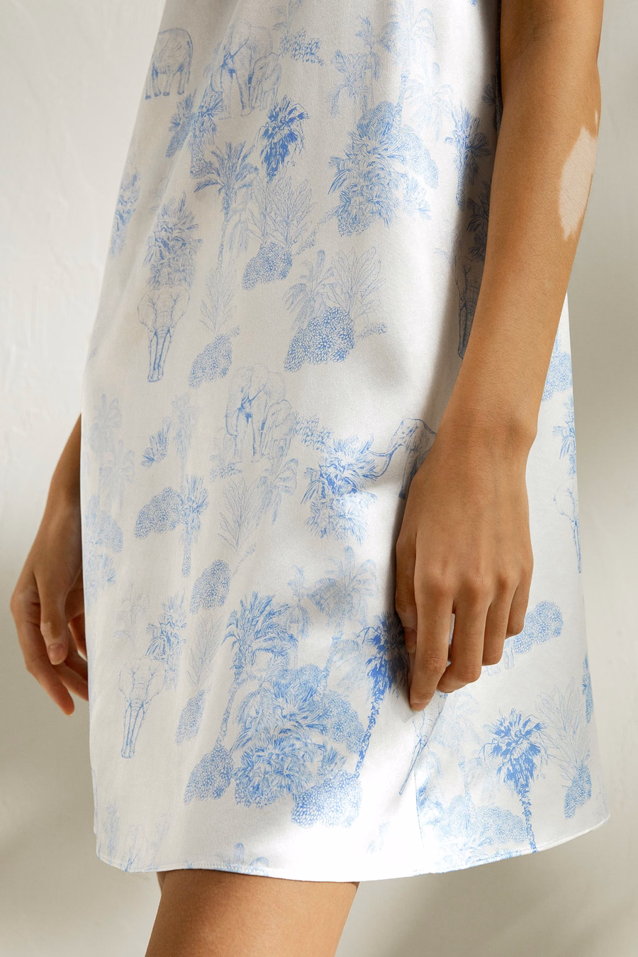 El vestido midi de noche La Terra Strap