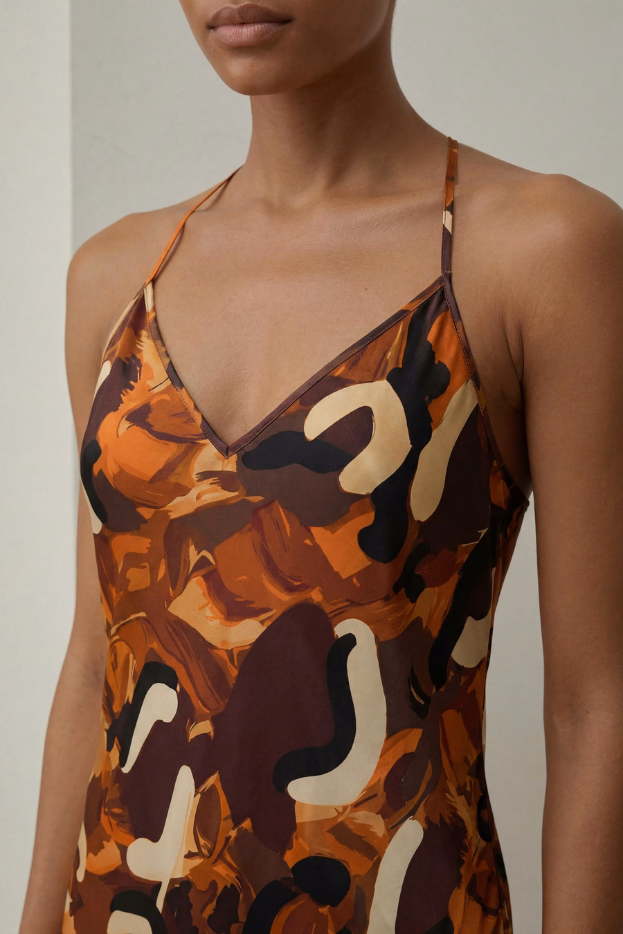 Maxi camisón de seda minimalista