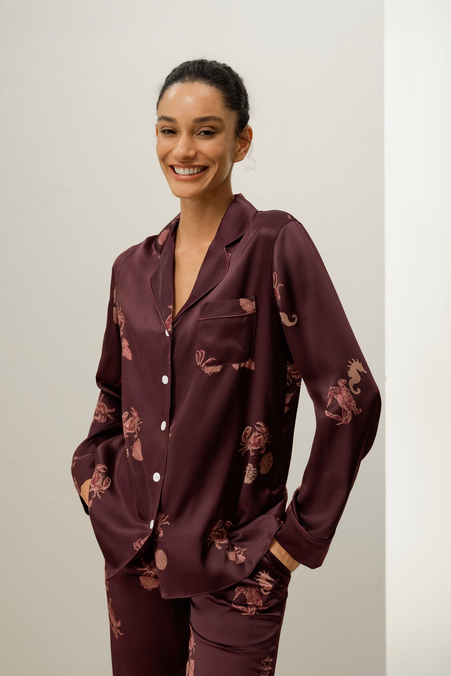 Conjunto de pijama de seda clásica del signo zodiacal Cáncer