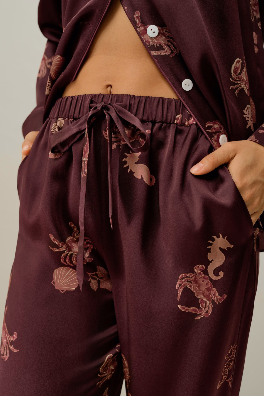 Conjunto de pijama de seda clásica del signo zodiacal Cáncer