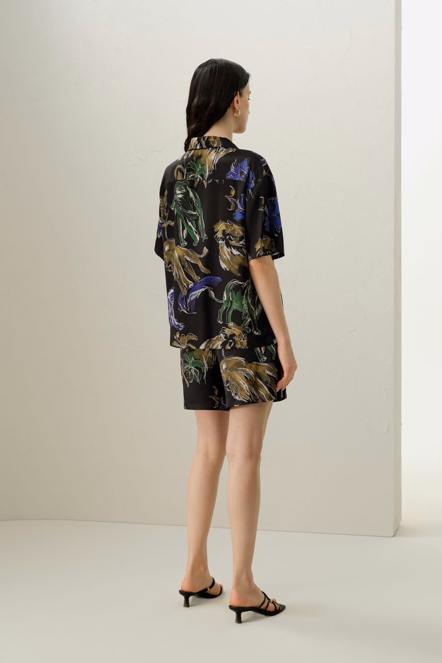 Conjunto de pijama corto de seda del signo zodiacal Leo