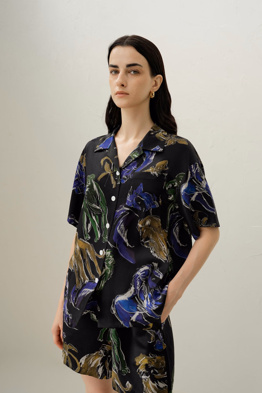 Conjunto de pijama corto de seda del signo zodiacal Leo