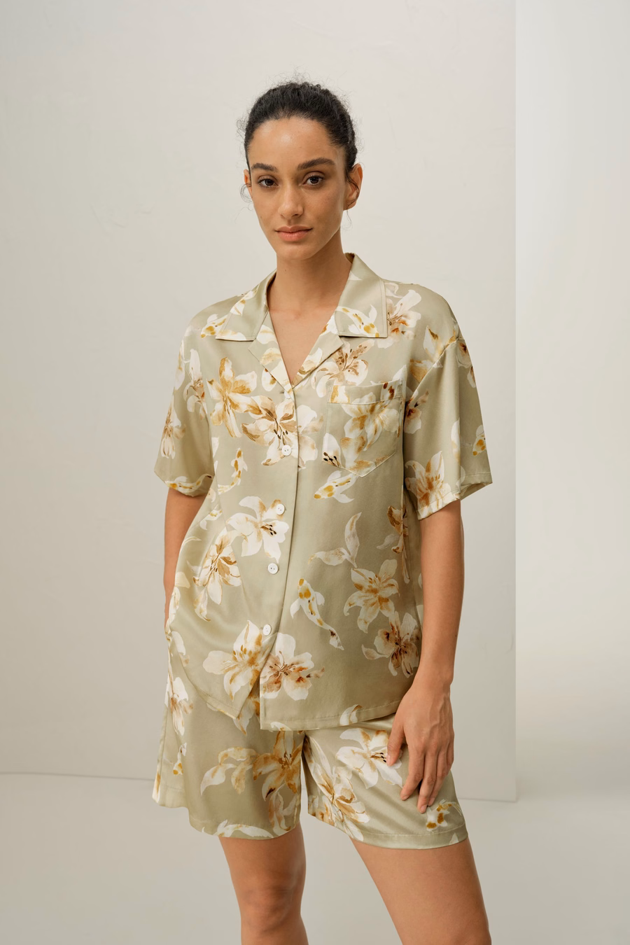 Conjunto de Pijama Corto de Seda de Piscis