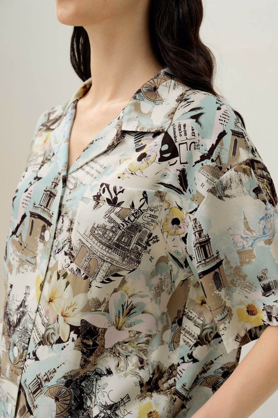 Conjunto de pijama corto de seda del signo Acuario
