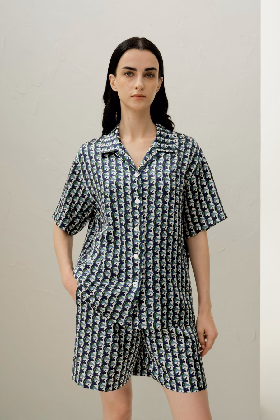 Conjunto de pijama corto de seda del signo Tauro